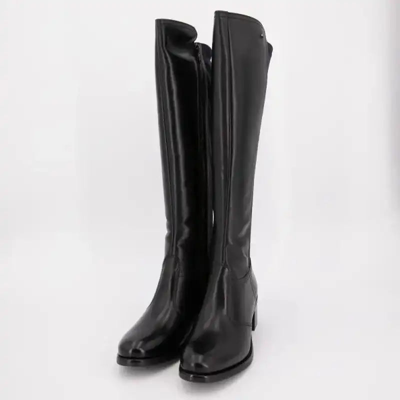 Botte femme Keys noire portée – Élégance quotidienne – Trendy Paris 17eme
