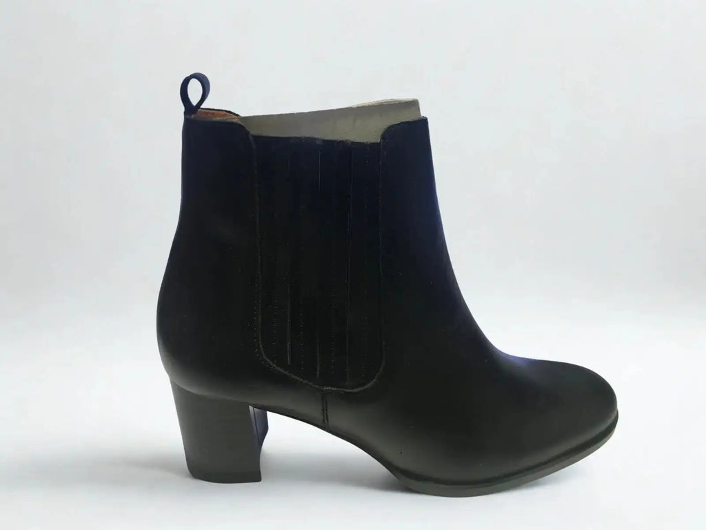 Bottines en cuir noir pour femme ANYO NEW GENERATION – Élégance moderne – Trendy Paris 17eme