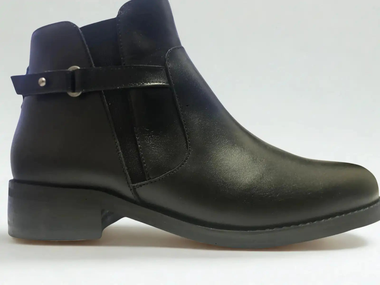 Bottines cuir noir ANYO NEW GENERATION – Chic et confort urbain – Trendy Paris 17eme