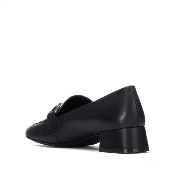 Mocassin CARMELA XTI noir mat – Chaussure en cuir femme – Confort et style – Trendy Paris 17eme