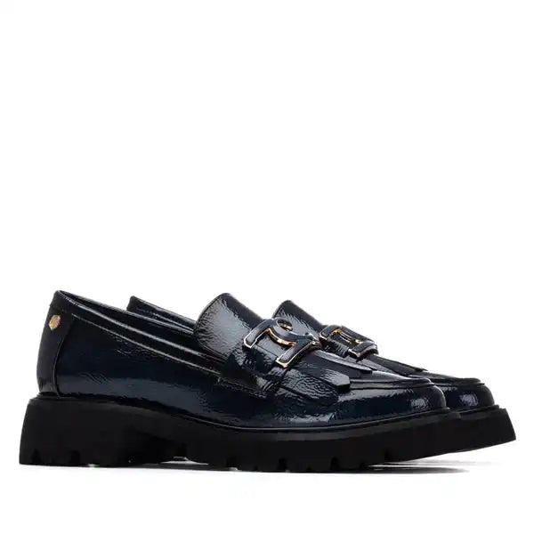 Mocassin femme à frange XTI Carmela cuir verni marine – Style chic et tendance – Trendy Paris 17eme