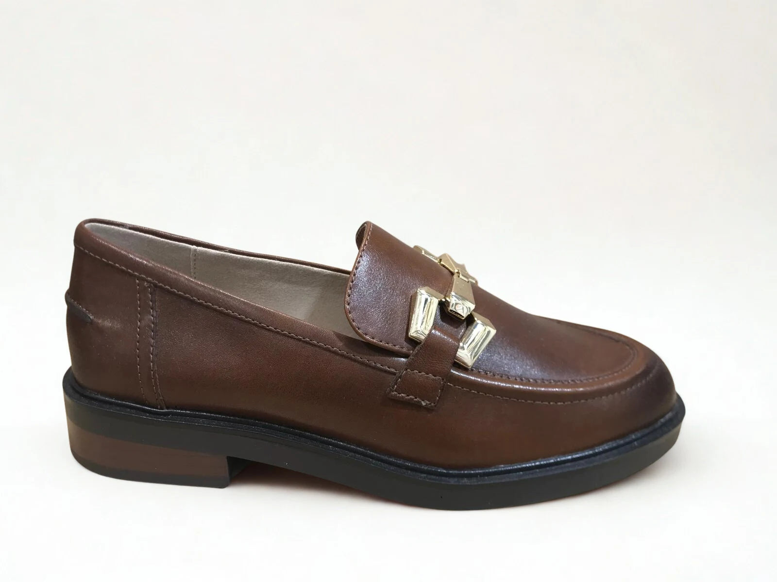 Mocassin femme Caprice cognac – Boucle dorée – Style chic – Trendy Paris 17eme