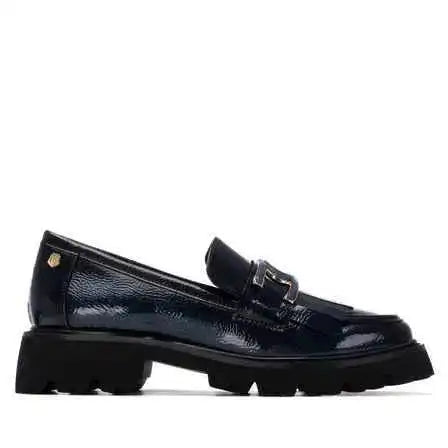 Mocassin femme XTI Carmela cuir verni marine – Style chic et tendance – Trendy Paris 17eme